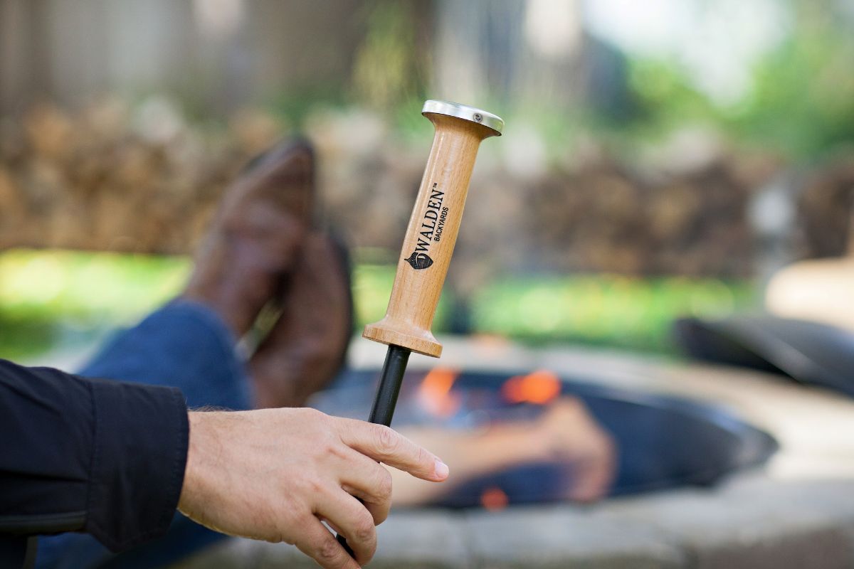 The Best Fire Pit Accessories for Your Outdoor Fire Pit