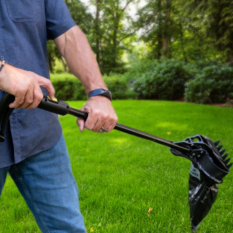 simple scooper rotates for easy storage when you push the lock at the top