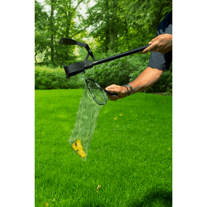 removable bag detaches from claw for easy removal and disposal